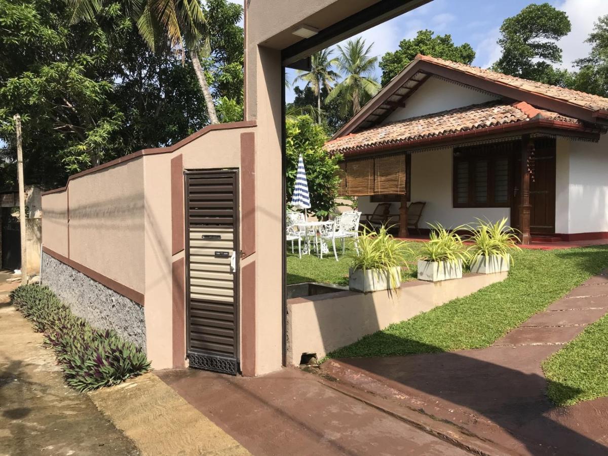 Villa Bubble Sea Unawatuna Buitenkant foto